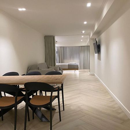 아테네 Triple A - Near Ermou Shopping Street - Family Hospitality - Free Parking! 아파트 호텔 외부 사진