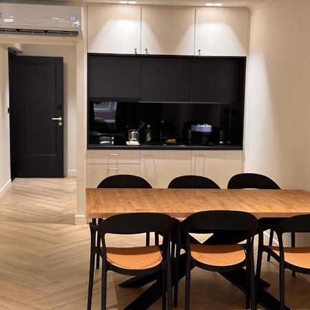 아테네 Triple A - Near Ermou Shopping Street - Family Hospitality - Free Parking! 아파트 호텔 외부 사진