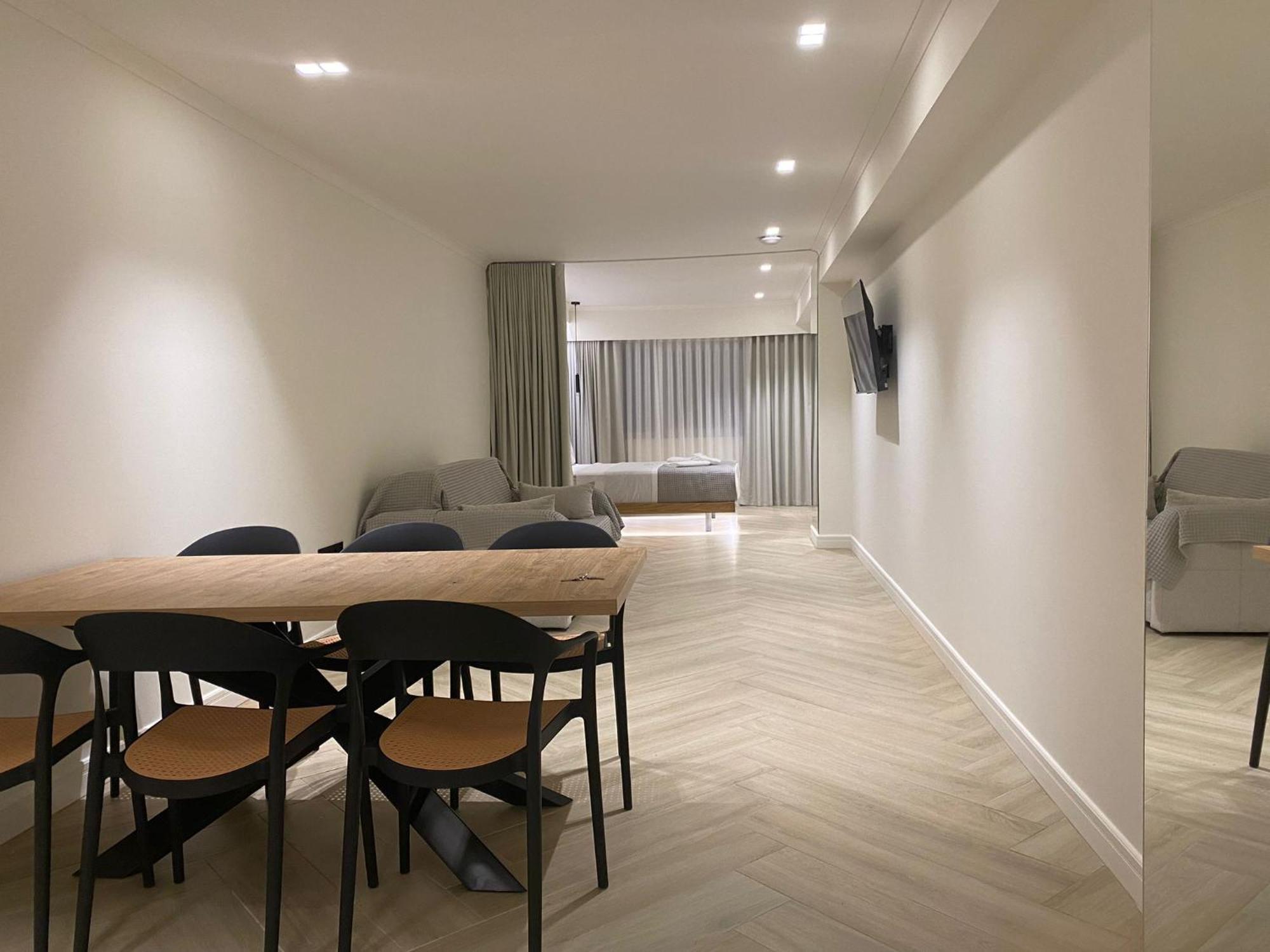 아테네 Triple A - Near Ermou Shopping Street - Family Hospitality - Free Parking! 아파트 호텔 외부 사진