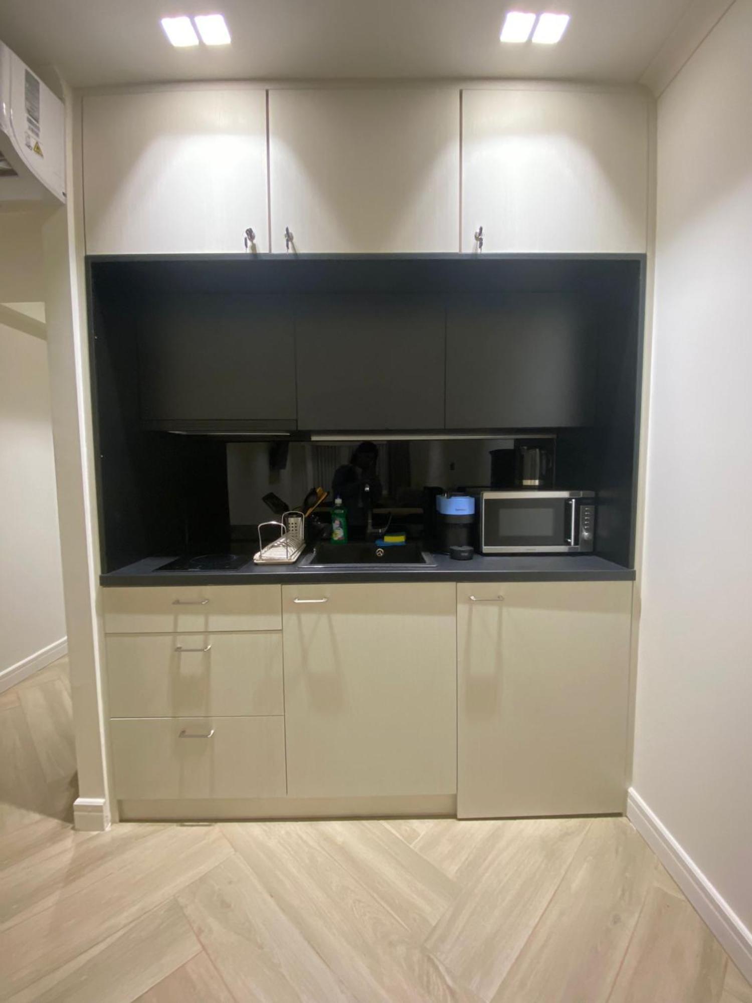 아테네 Triple A - Near Ermou Shopping Street - Family Hospitality - Free Parking! 아파트 호텔 외부 사진