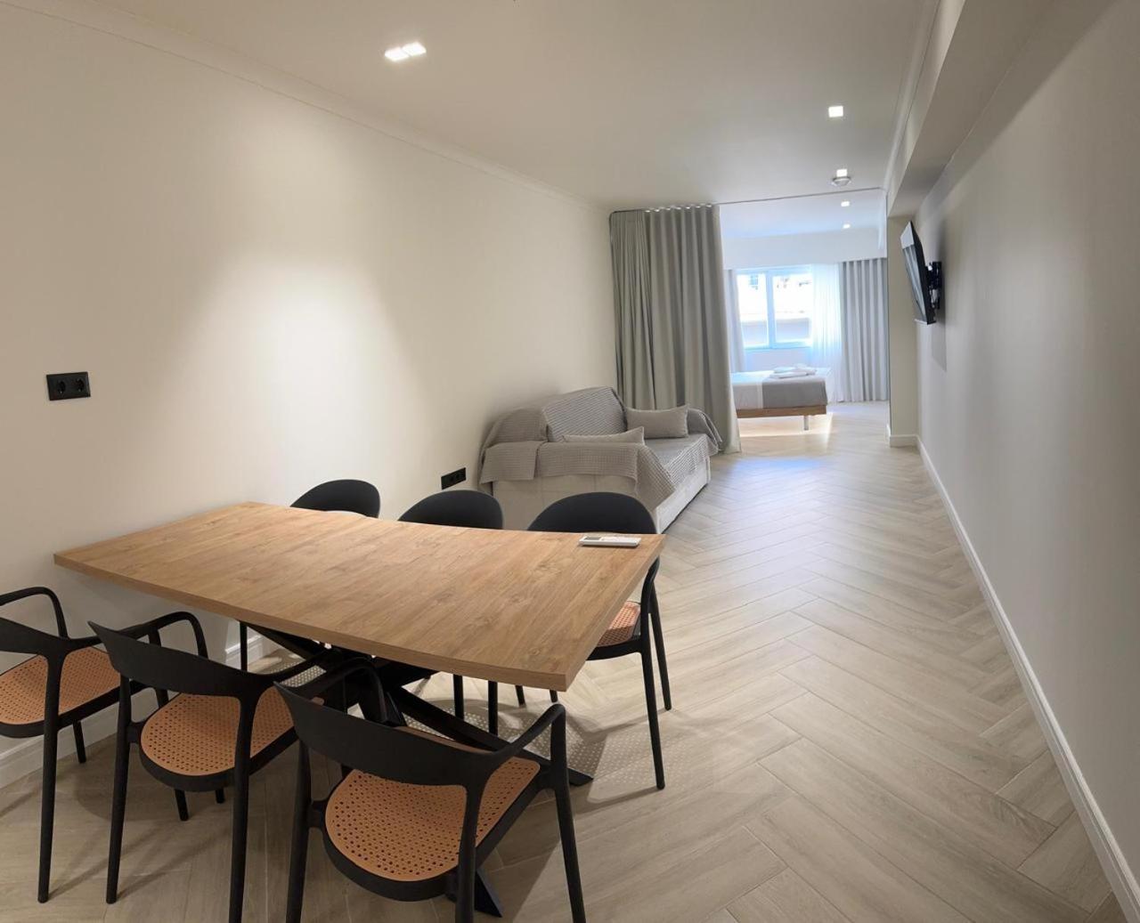 아테네 Triple A - Near Ermou Shopping Street - Family Hospitality - Free Parking! 아파트 호텔 외부 사진