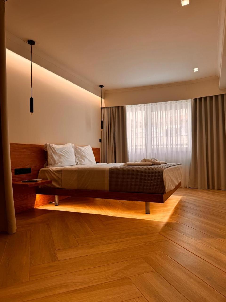 아테네 Triple A - Near Ermou Shopping Street - Family Hospitality - Free Parking! 아파트 호텔 외부 사진